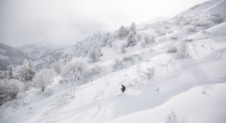 Meribel off piste skiing