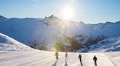 Meribel sunset skiers
