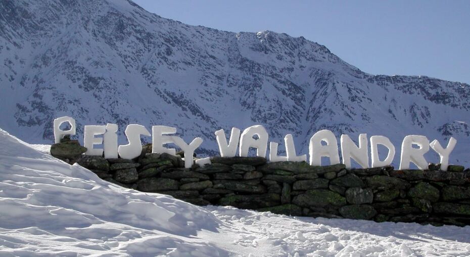 Peisey Vallandry sign