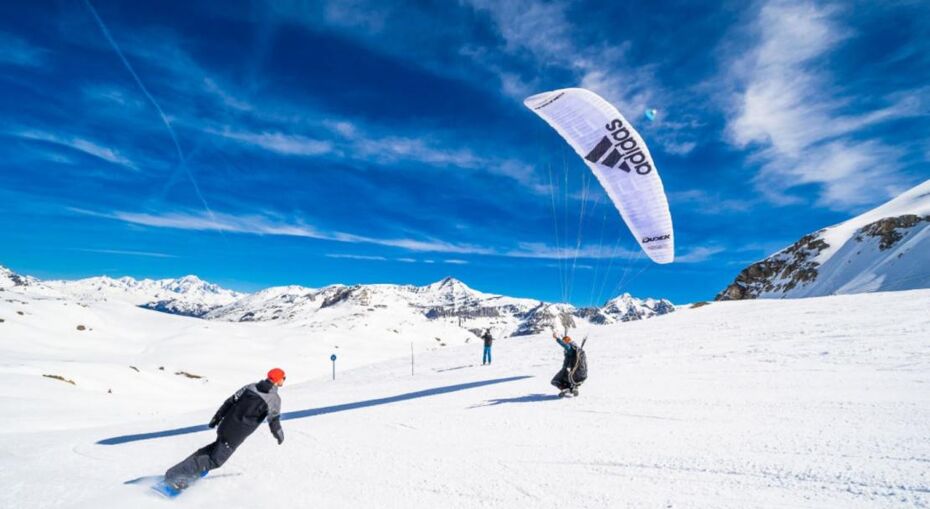 Val d'Isere paragliding