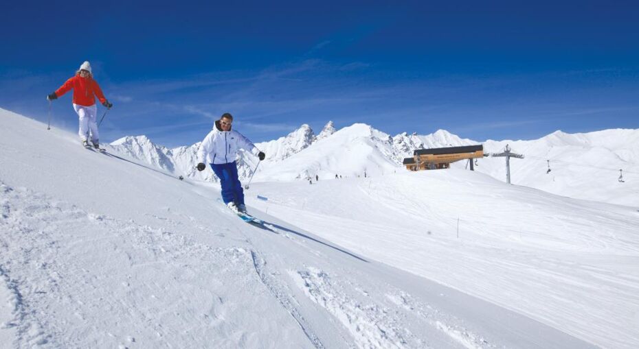 Skiing in Valloire