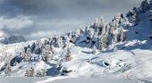Off piste skiing Courchevel