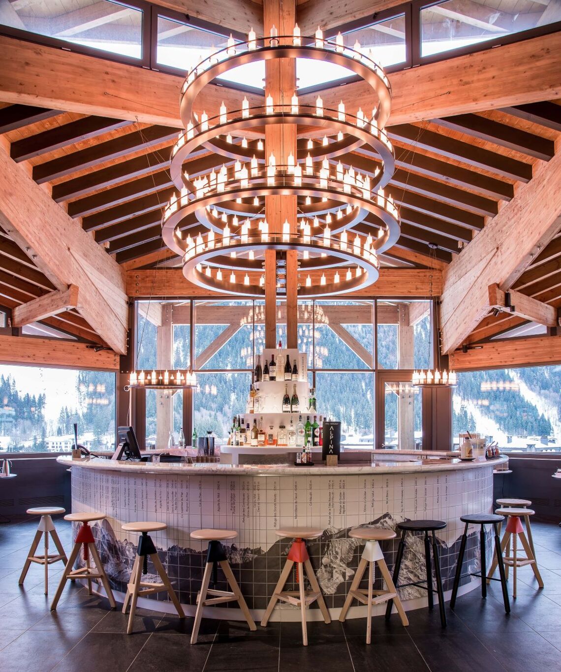 Alpina Eclectic Hôtel & Spa, Le Panoramique Bar