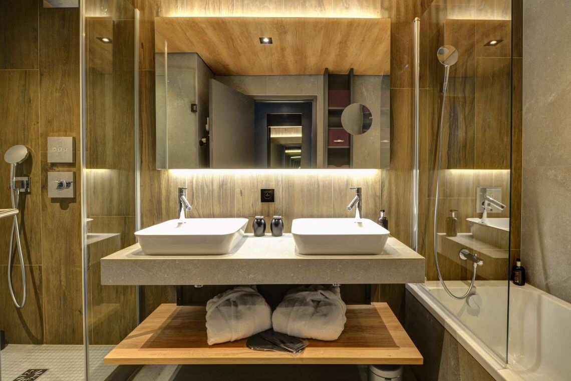 Alpina Eclectic Hôtel & Spa, Bathroom Vanity Unit