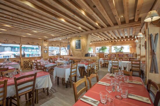 Best of Mont Blanc, Hotel Croix Blanche, Apres Ski Bar