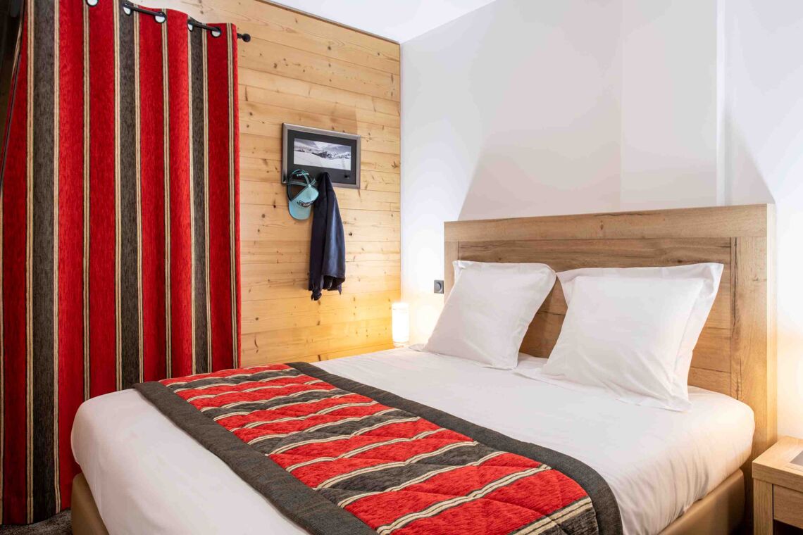 Residence & Spa L'Alpaga, CGH, bedroom,  La Toussuire  
